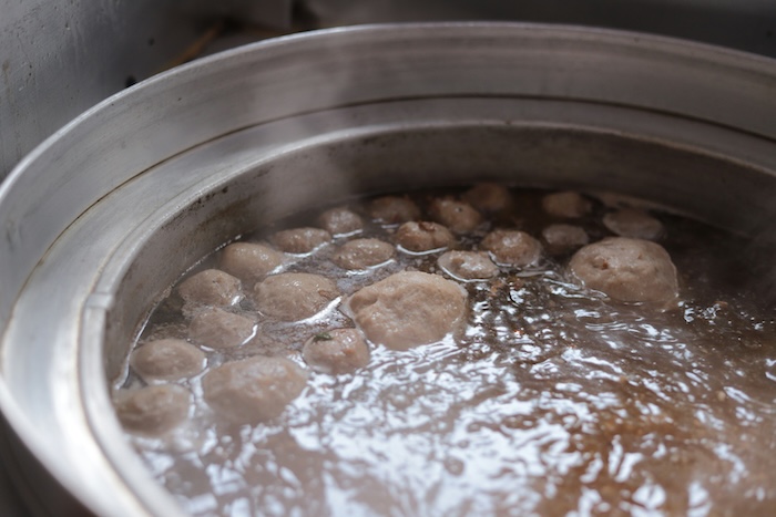 Bakso Pak De Jangkung Bogor, Legendaris Tanpa Tepung dan Non MSG