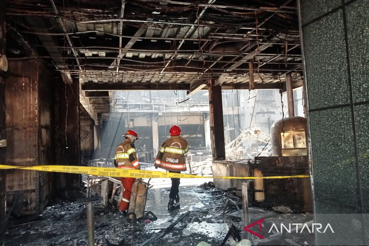Kebakaran Tempat Biliar dan Kafe di Keparakan Yogyakarta, 9 Regu Damkar Dikerahkan Padamkan Api