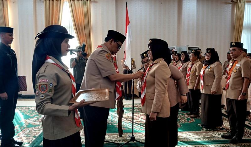 Ketua Mabicab Barito Utara Shalahuddin Lantik Pengurus Kwarcab Periode 2026-2031, Targetkan Pramuka sebagai Wadah Kader Pemimpin Daerah