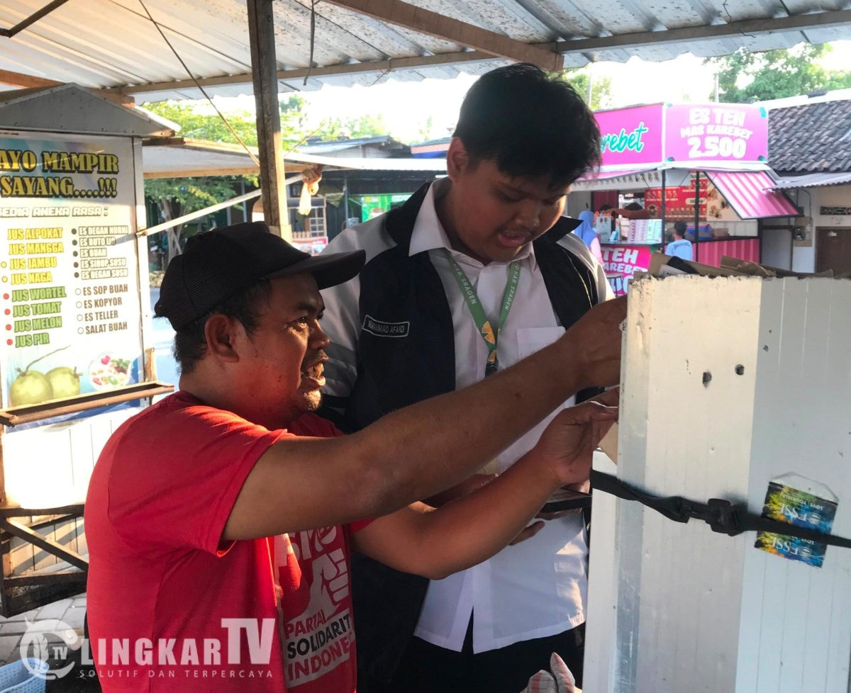 Mahasiswa KKN Undip Daftarkan UMKM Desa Duyungan ke Google Maps, Bakso Bakar hingga Street Food Kini Mudah Dicari