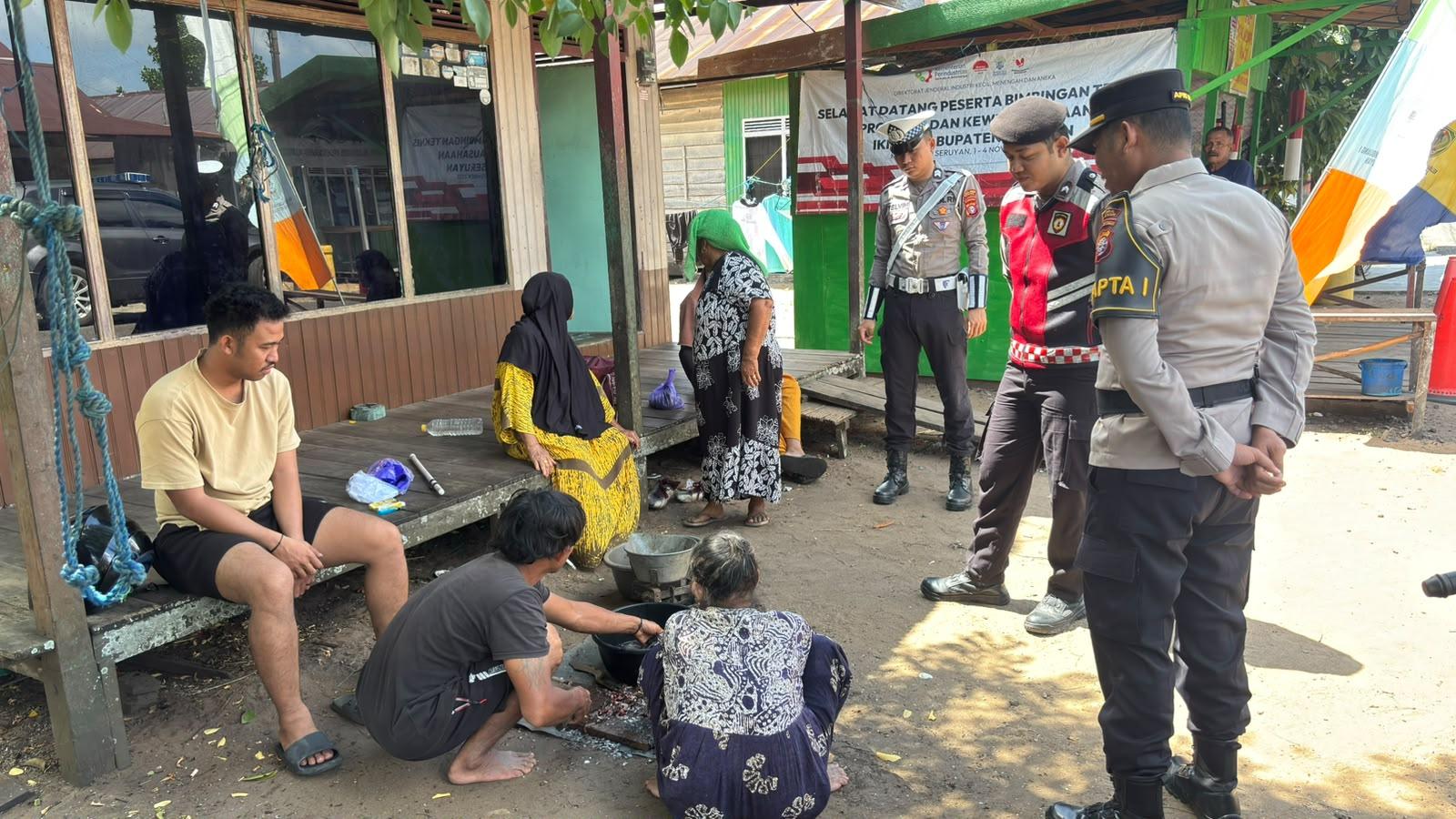 Patroli Dialogis Polres Seruyan Cegah Karhutla, IPDA Aprianto Pimpin Sasar Pemukiman Warga di Kuala Pembuang