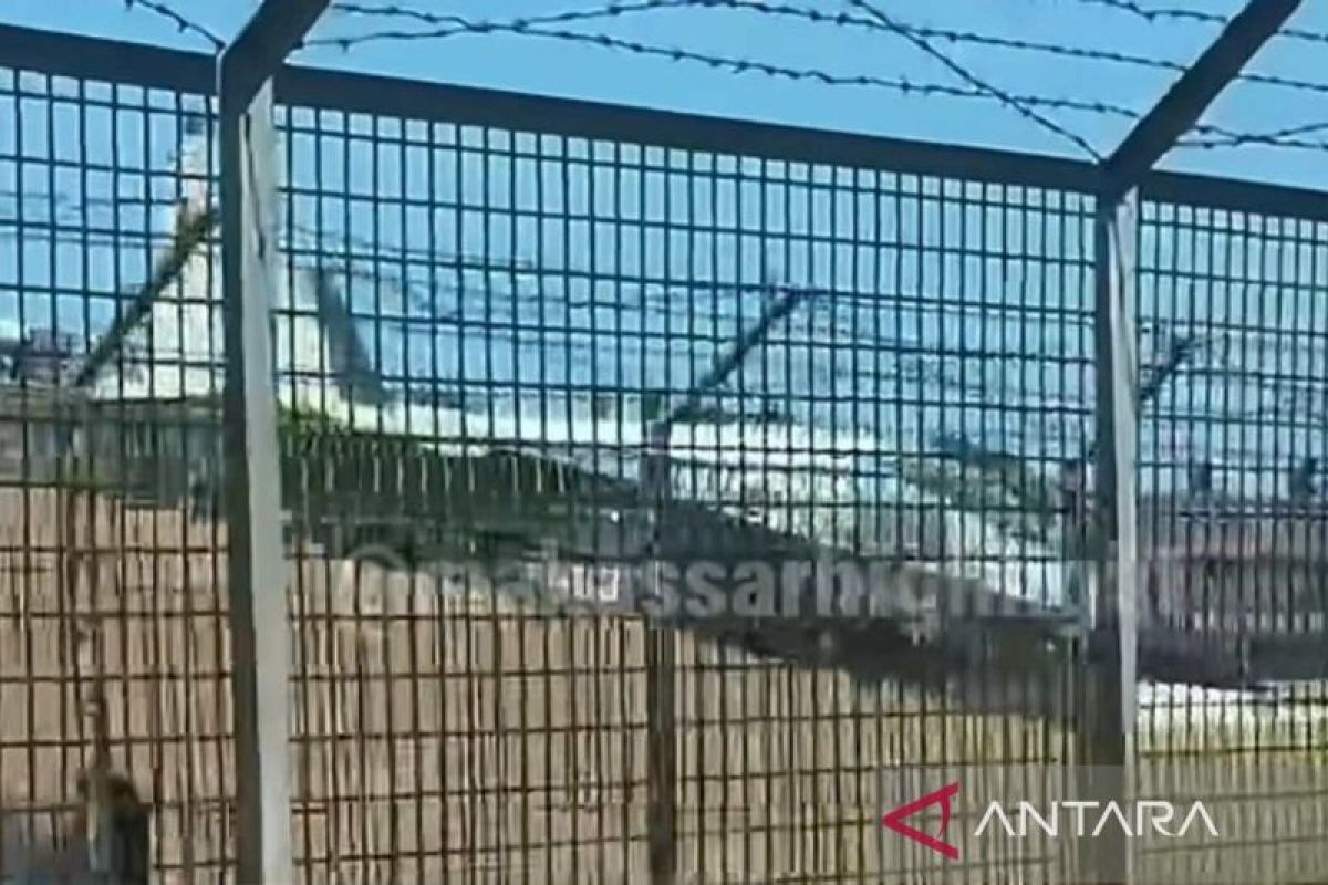 Jet Tempur Sukhoi Tergelincir di Landasan Pacu Bandara Sultan Hasanuddin Maros, Operasional Penerbangan Dialihkan ke Runway 03-21
