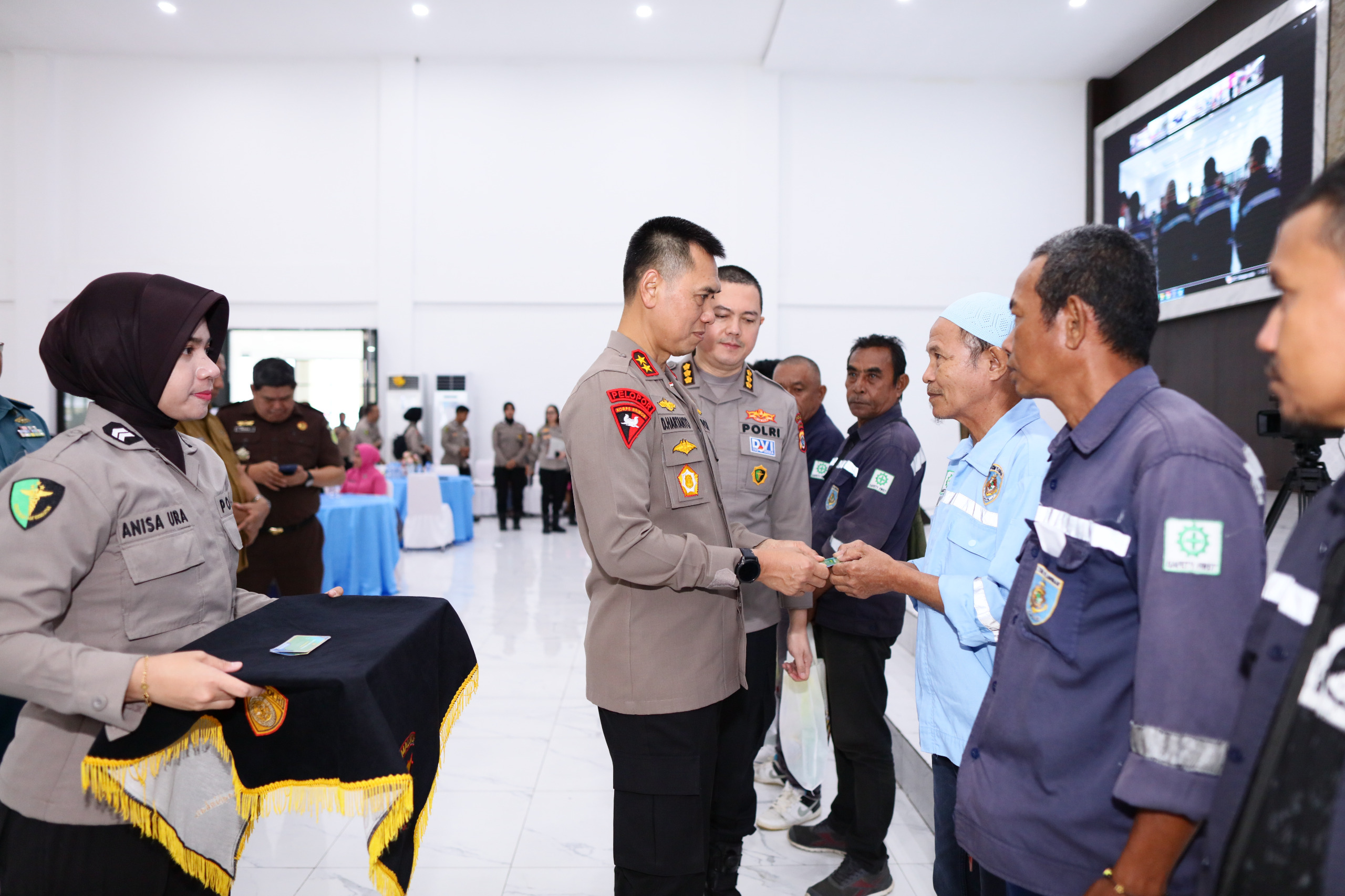 Bakti Kesehatan Hari Bhayangkara ke-80 di Maluku: 3.835 Warga Terima Layanan Gratis dan 500 Paket Beras dari Polda