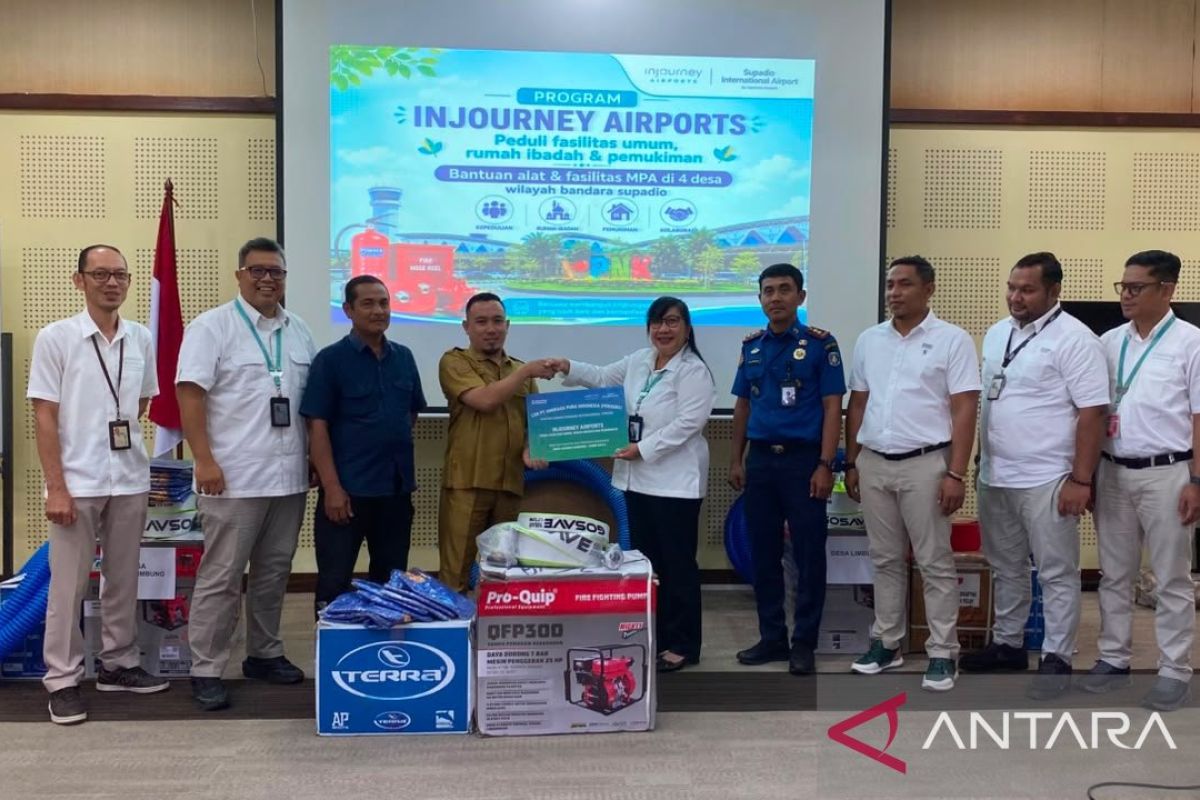 Angkasa Pura Perkuat Peran Warga Jaga Bandara Supadio Pontianak dari Karhutla, Bantu Peralatan ke Empat Desa