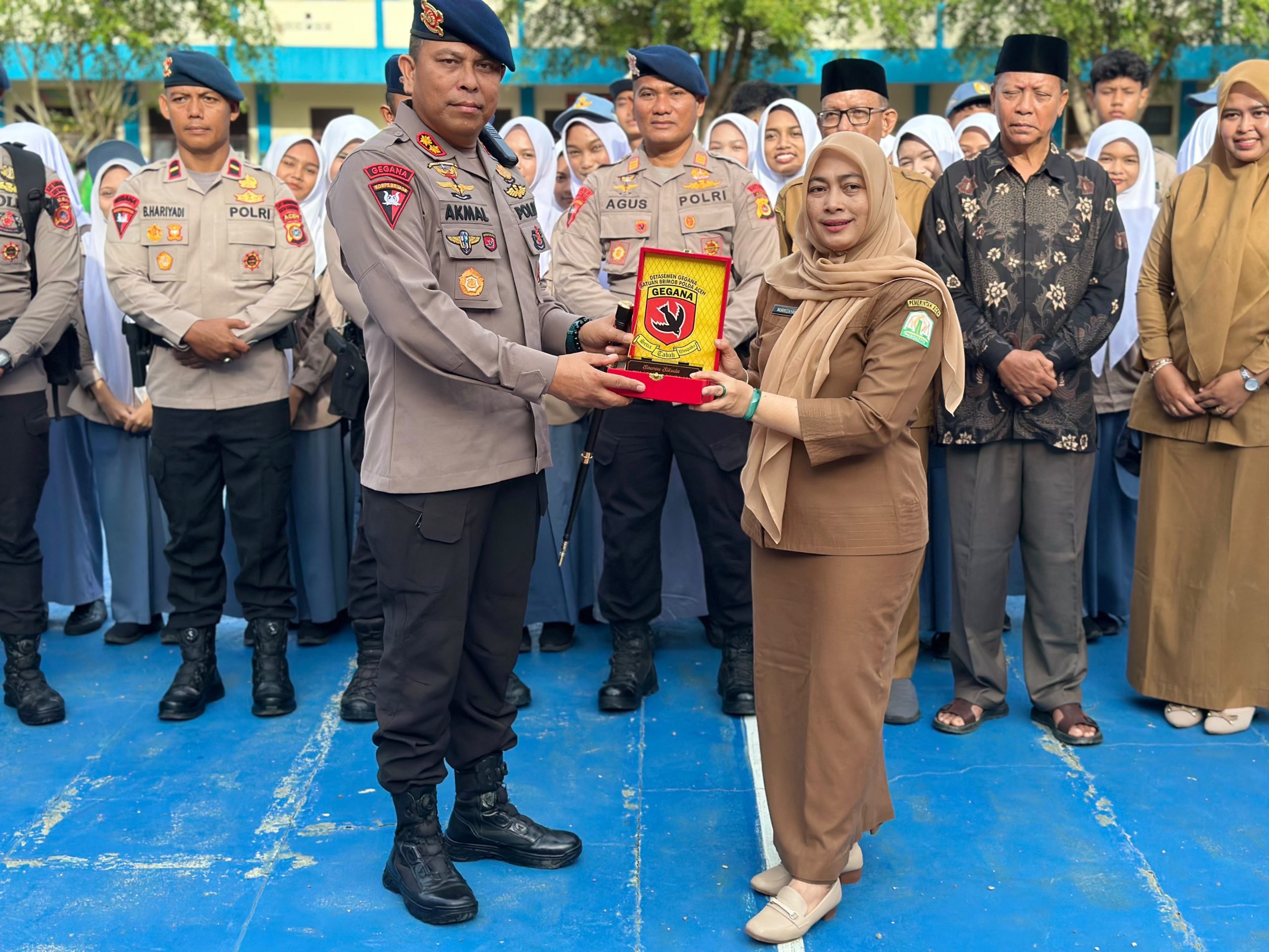 Danden Gegana Brimob Polda Aceh Jadi Pembina Upacara di SMA 8 Banda Aceh, Ajak Pelajar Jauhi Narkoba dan Tawuran