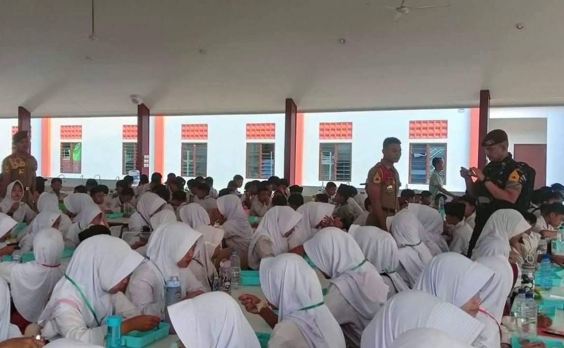 Taruna Akmil Turun ke Sekolah Rakyat Kaur, Puluhan Siswa Diajak Hidupkan Disiplin ala Kehidupan Asrama
