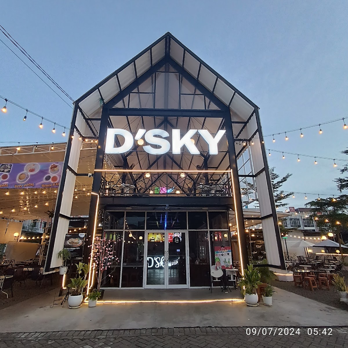 10 Cafe Pontianak Paling Hits: Tempat Nongkrong & Nugas Terbaik