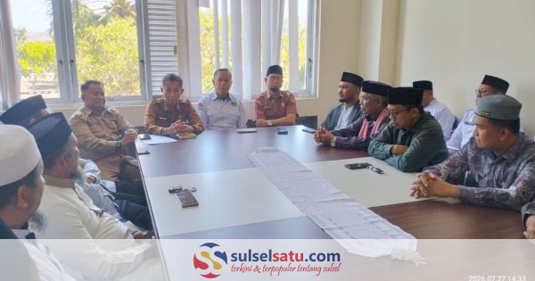 Pemkab Sidrap Gelar Salat Istiska Akbar di Stadion Ganggawa, Ribuan Warga Diajak Berdoa Minta Hujan