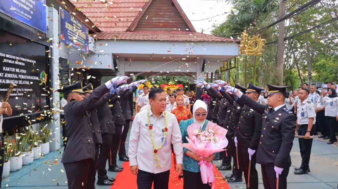 Kalapas Batulicin Thoha Yahya Umar Sidiq Hadiri Pisah Sambut Kakanwil Ditjenpas Kalsel, Erwedi Supriyatno Resmi Jabat Pimpinan Baru