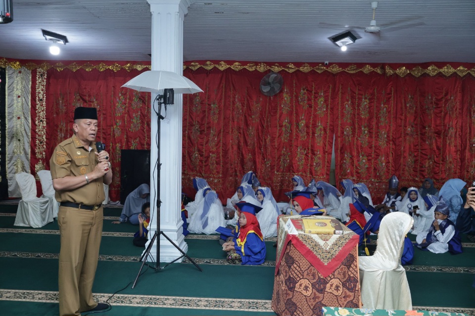 Wakil Wali Kota Payakumbuh Elzadaswarman Hadiri Khatam Al Quran dan Wisuda Iqra' MDTA Nurul Iman di Kelurahan Ibuh