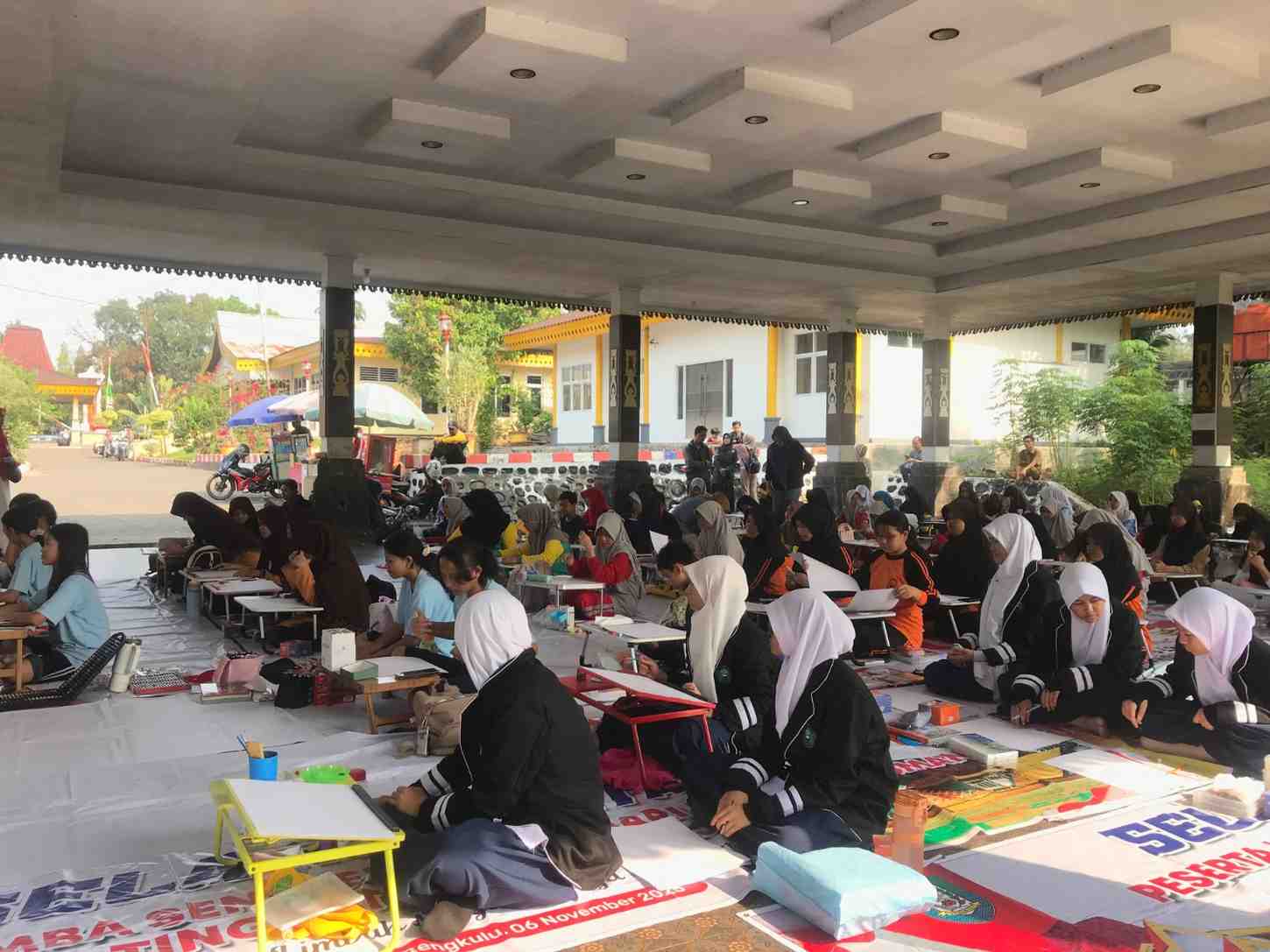 Lomba Lukis Tingkat SMP se-Kota Bengkulu Digelar UPTD Taman Budaya, 60 Pelajar Berekspresi Angkat Tema Budaya Daerah