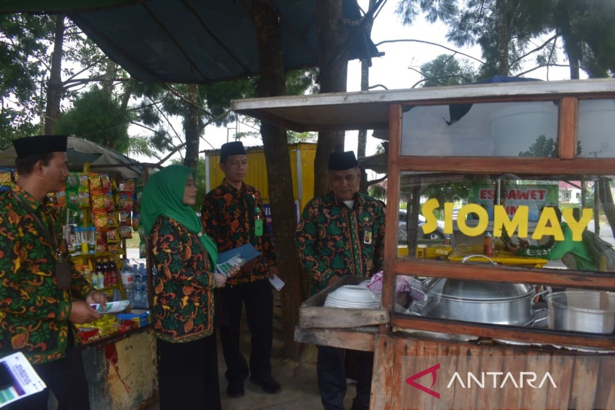 Kemenag Muaro Jambi Jemput Bola Sosialisasi Sertifikasi Halal ke 100 Pelaku Usaha di Tiga Kecamatan
