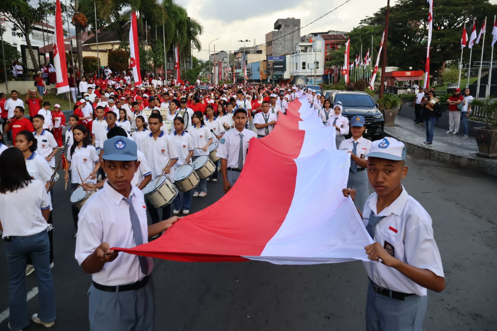 Parade Merah Putih 81 Meter di Ambon Resmi Dibuka, Sekda Maluku Ajak Warga Jaga Persatuan Jelang HUT ke-81 RI