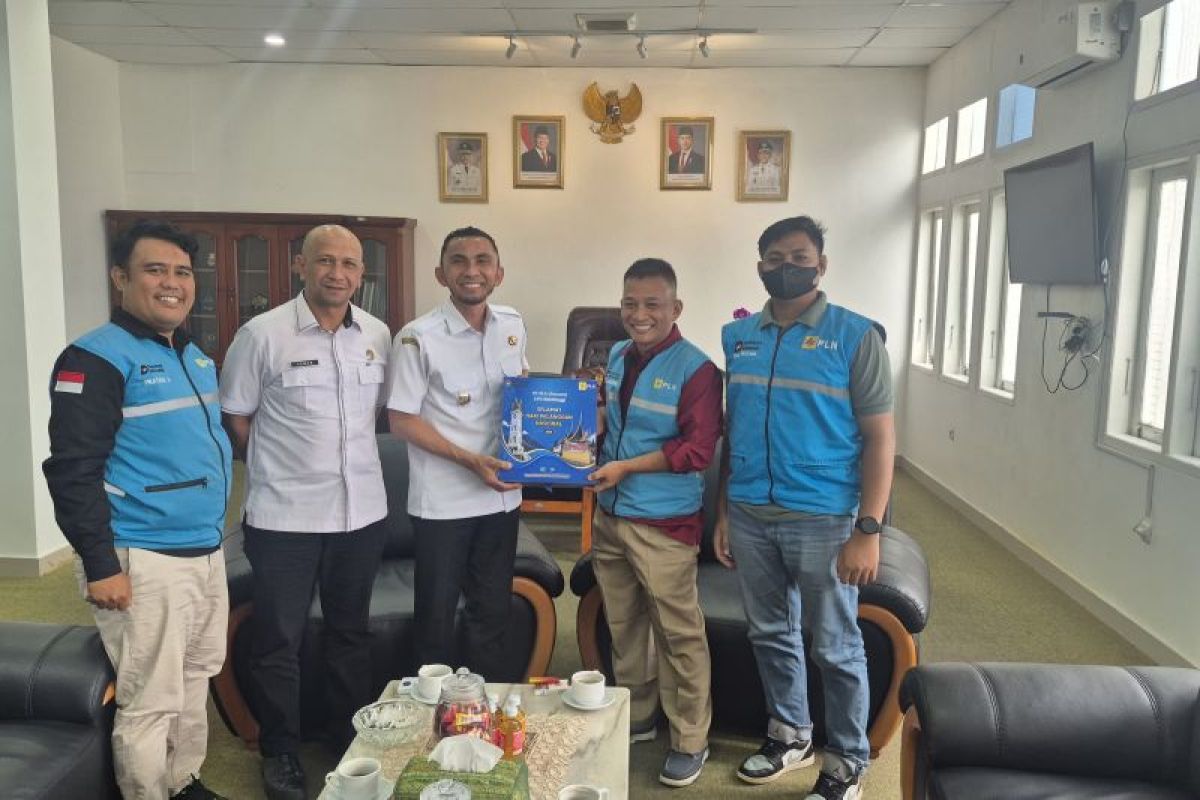 PLN dan Pemkot Padang Panjang Bahas Pembangunan SPKLU di Kantor Wali Kota