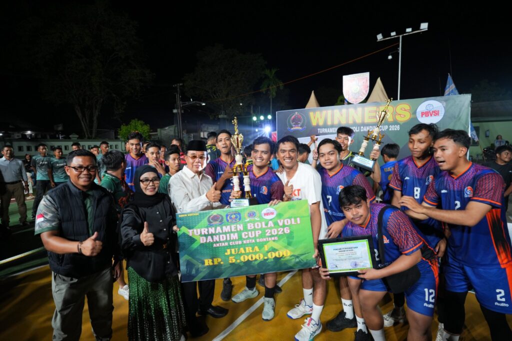 Dandim Cup Bontang 2026 Berakhir, Wali Kota Neni Tutup dan Beri Trofi ke PKT-Erista di Lapangan Makodim