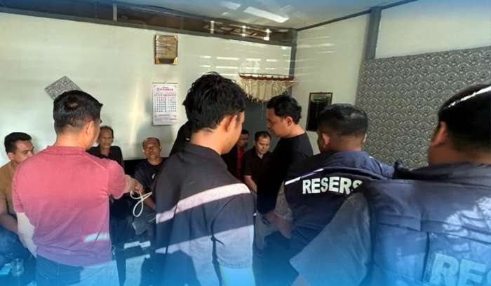Polda Sumbar Sita Hampir 2 Kilogram Emas dan Perak Ilegal di Solok, Empat Tersangka Ditahan