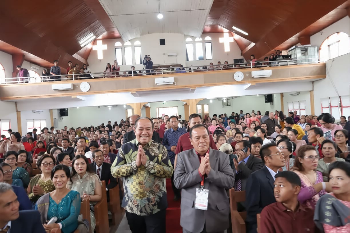 Bupati Asahan Taufik Zainal Abidin Hadiri Penahbisan Pendeta HKBP, Tekan Pentingnya Toleransi di Tengah Keberagaman