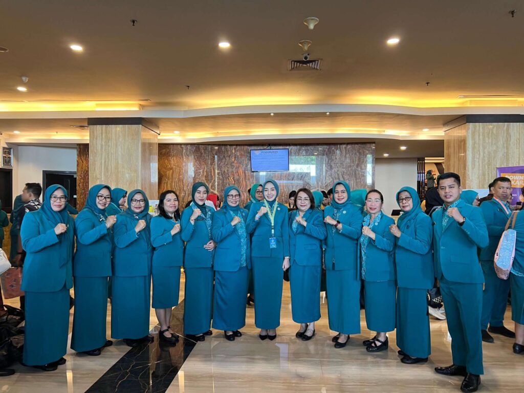 Ketua TP PKK Kalteng Aisyah Thisia Agustiar Sabran Hadiri HKG Ke-54 di Makassar, Perkuat Ketahanan Keluarga Menuju Indonesia Emas 2045