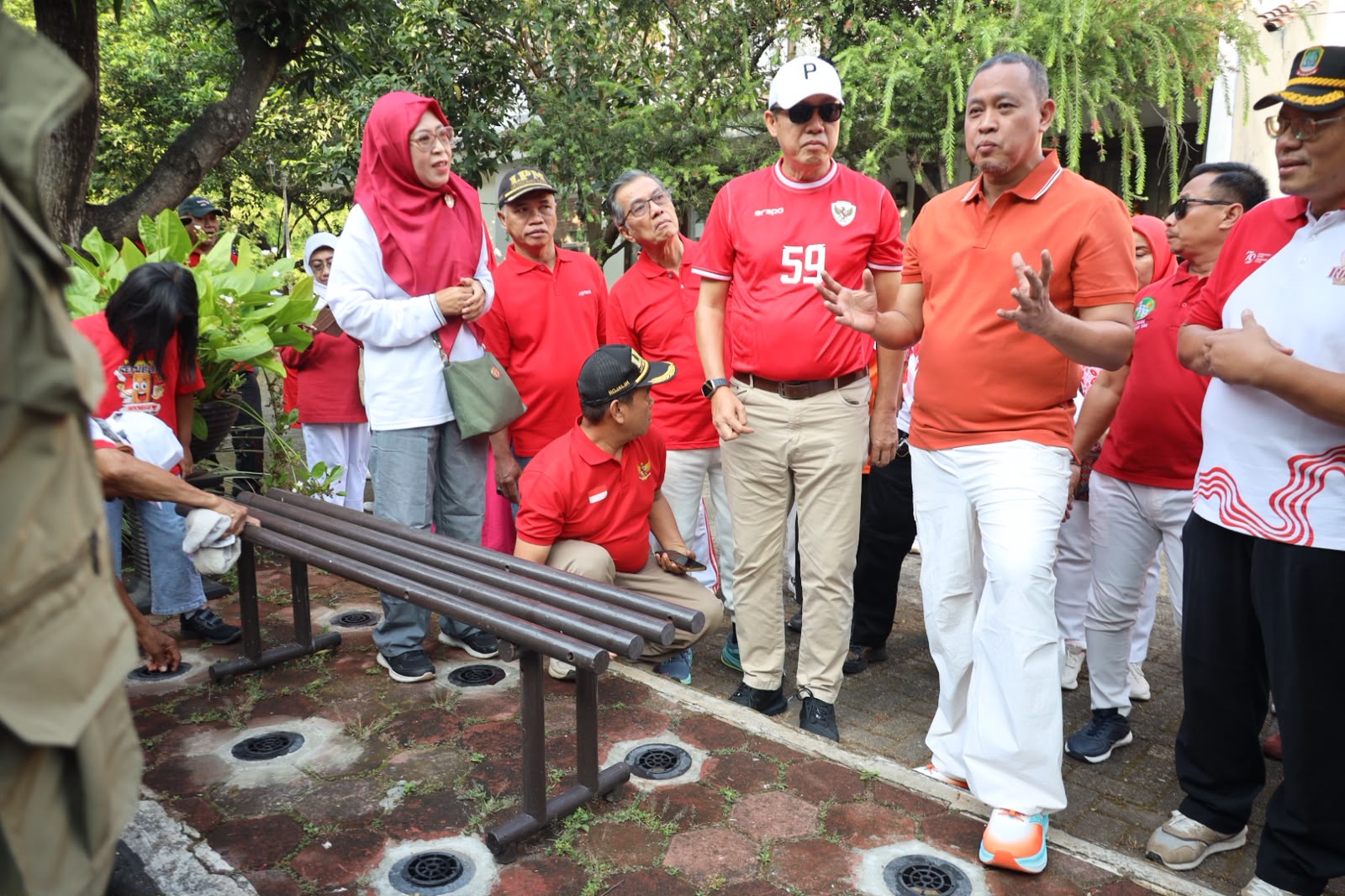 1.000 Lubang Biopori Digali Warga Taman Persada Raya Bekasi, Wali Kota: Ini Contoh Nyata Hadapi Kemarau