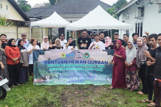 50 Paket Daging Kurban dari APPSI Jambi Dibagikan ke Pedagang Pasar Mama Mayang, Begini Suasana di Pematang Sulur