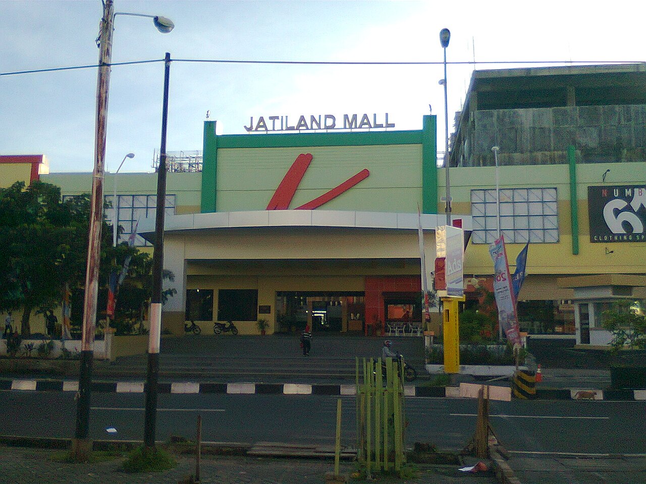 7 Mall di Ternate untuk Belanja & Nongkrong, dari Jatiland sampai Muara Mall