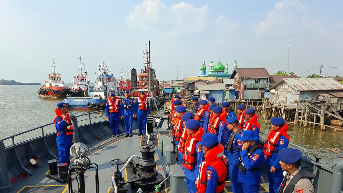 130 Penumpang KM Virgo Transport 8 Masih Dicari, Keluarga Korban Menanti Kabar di Pelabuhan Trisakti Banjarmasin