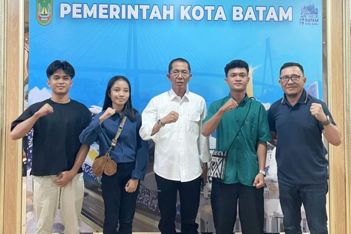 Pemkot Batam Beri Beasiswa ke 34 Pelajar Hinterland, 4 Diterbangkan ke ITS Surabaya