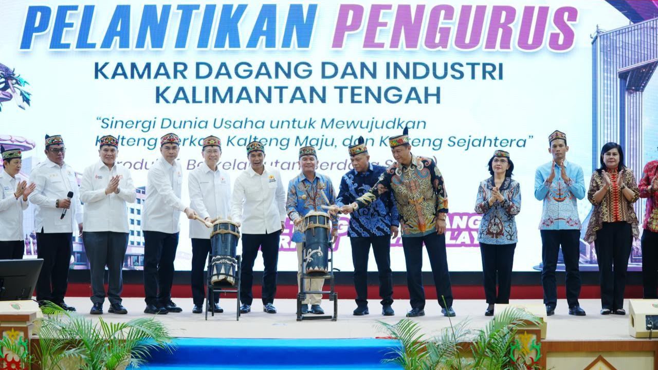 Gubernur Kalteng Agustiar Sabran Ucapkan Selamat ke Rahmat Hamka yang Resmi Nahkodai Kadin Kalteng 2026-2031