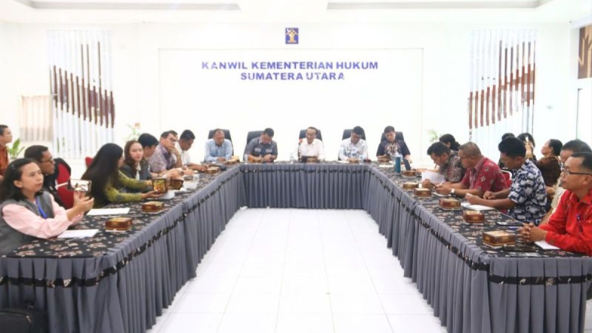 Kanwil Kemenkum Sumut dan DPRD Toba Jalin Kerja Sama Perancangan Perda Berkualitas Hingga 2026