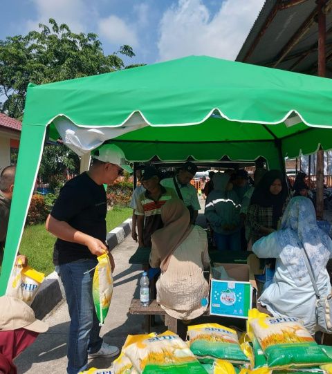 Beras SPHP Rp13.100 Kini Bisa Dibeli Langsung di Kantor Bulog Sumut, Alfamart, dan Indomaret