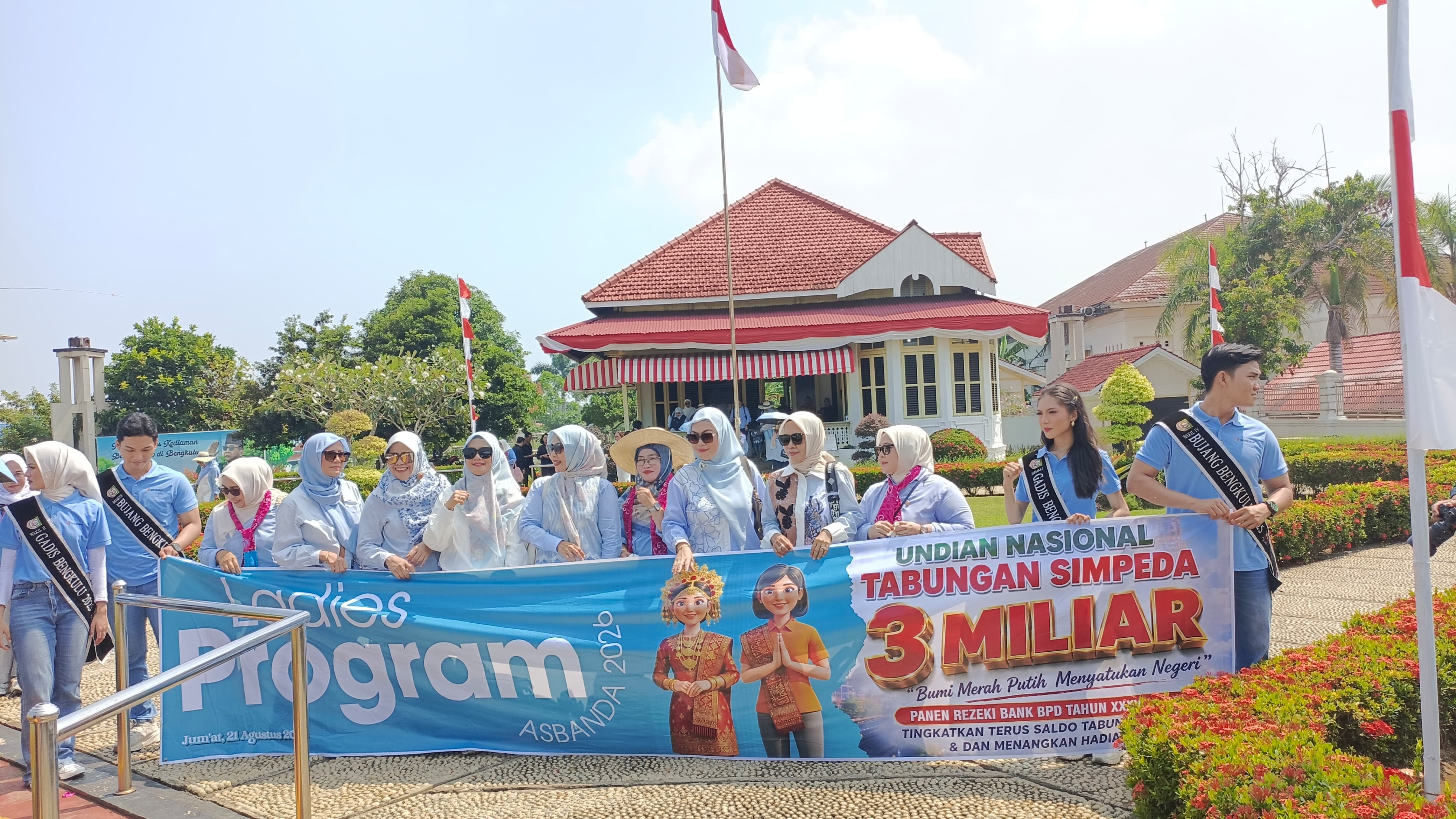 Rombongan Istri Delegasi BPD se-Indonesia Takjub Lihat Rumah Bung Karno di Bengkulu, Sempat Kehabisan Waktu