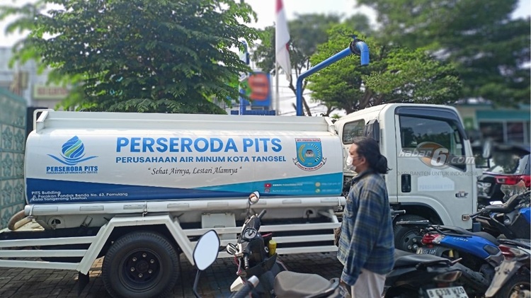 Warga Ciputat Keluhkan Tanggul Jebol Akibat Galian Pipa PDAM, Jalan Rusak dan Banjir Melanda