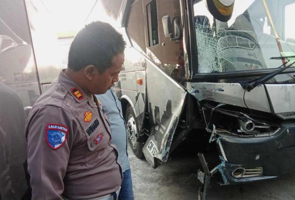 Bus Hino Menyalip di Jalan Jogja-Wates Tabrak Dua Motor, Dua Orang Meninggal di Tempat