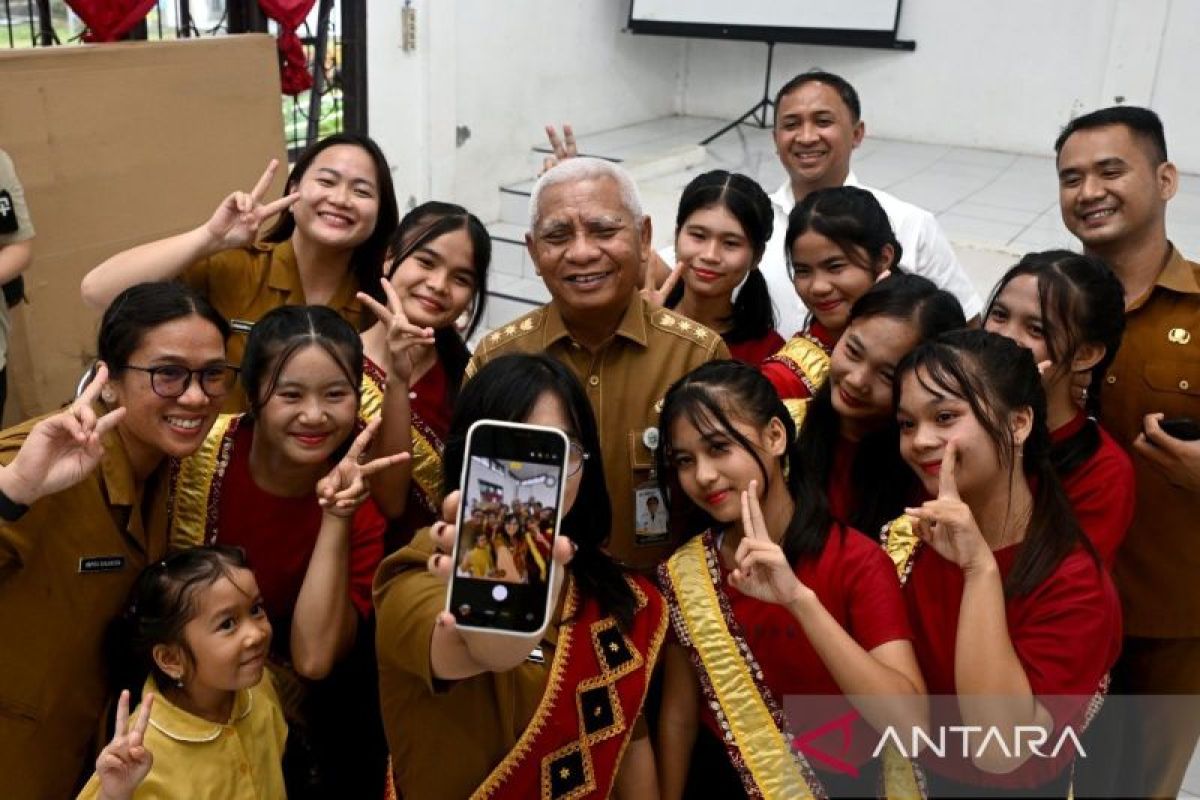 Wagub Sumut Surya Temui Puluhan Siswa Kurang Mampu di Asrama Dinsos Gunungsitoli, Janji Revitalisasi Bangunan