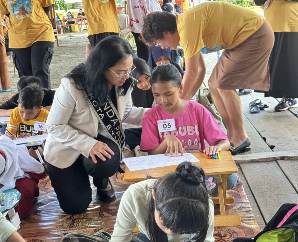 Bunda PAUD Bitung Ellen Sondakh Hadiri Fashion Show Daur Ulang, 30 Anak Ikut Lomba Mewarnai di BPPP