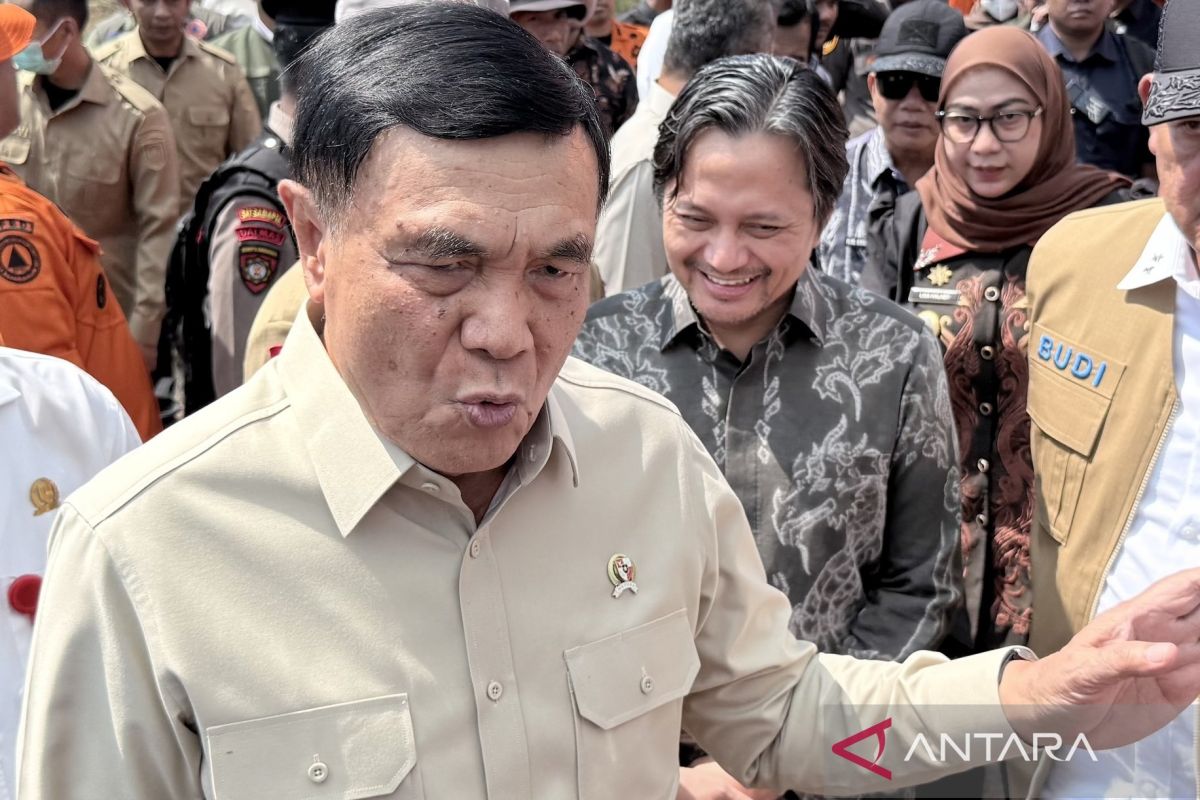 Menko Polkam Djamari Chaniago Minta Masyarakat Bijak Memahami Program Pemerintah, Sekolah Rakyat Jadi Contoh