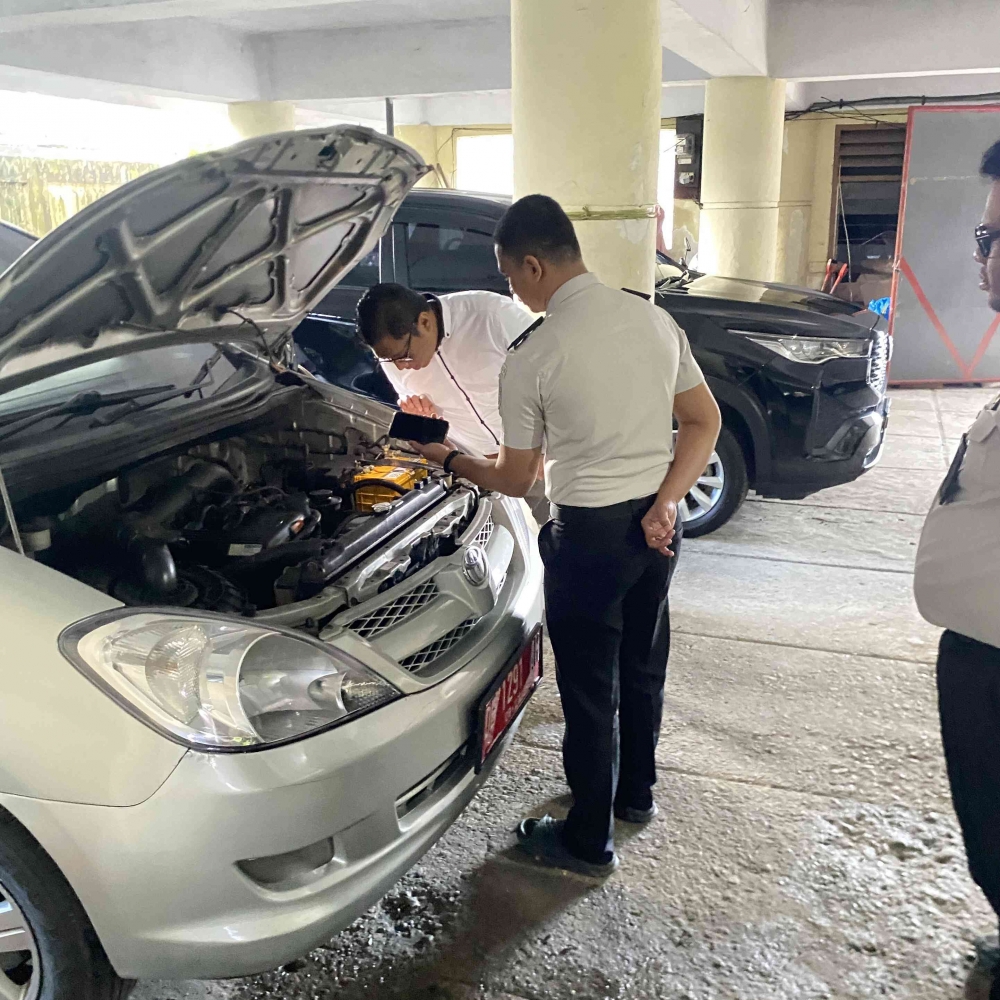 Kakanwil Ditjenpas Maluku Turun Langsung Cek Kondisi 10 Kendaraan Dinas di Ambon, Pastikan Siap Operasional