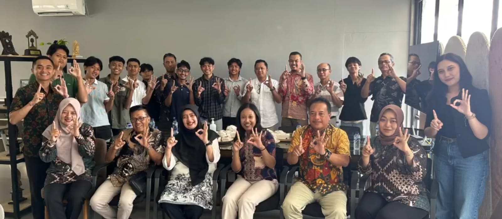 SMK Negeri 2 Jember Studi Tiru ke Empat Perusahaan di Bali, Perkuat Kemitraan dengan Dunia Industri