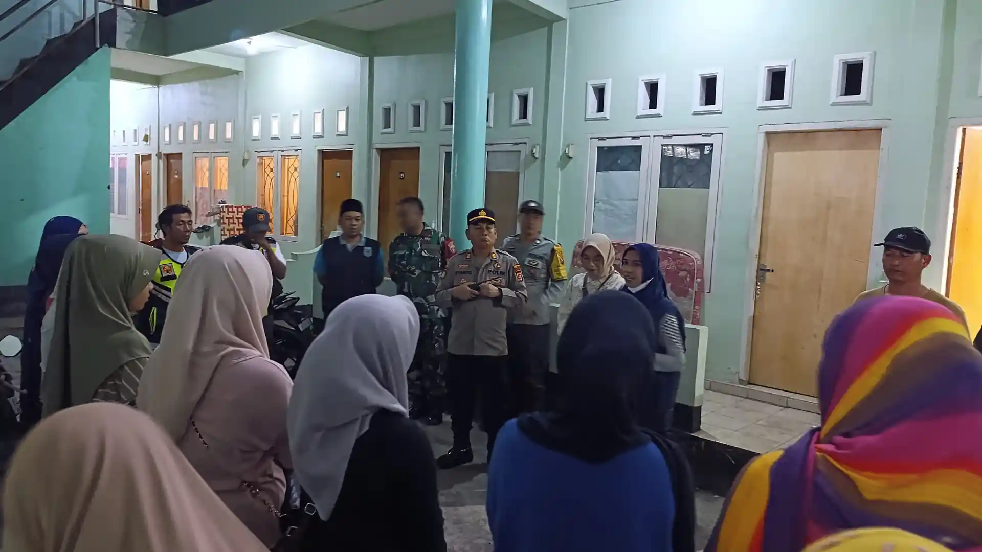 Cipta Kondisi Jelang HUT ke-81 RI, Tiga Pilar Ampenan Inspeksi Kos-kosan Putri di Taman Sari