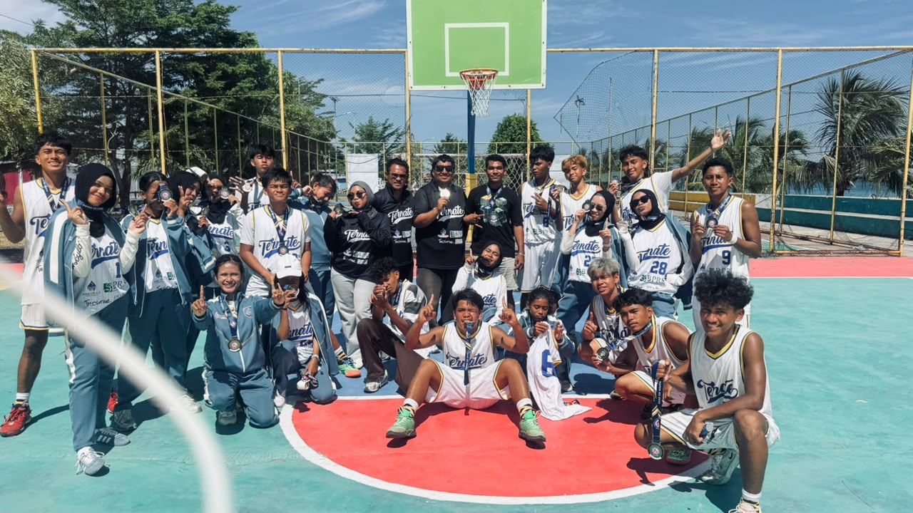 Tim Basket Putra Ternate Raih Emas POPDA XII Malut, Agung Kauchiel Dinobatkan MVP