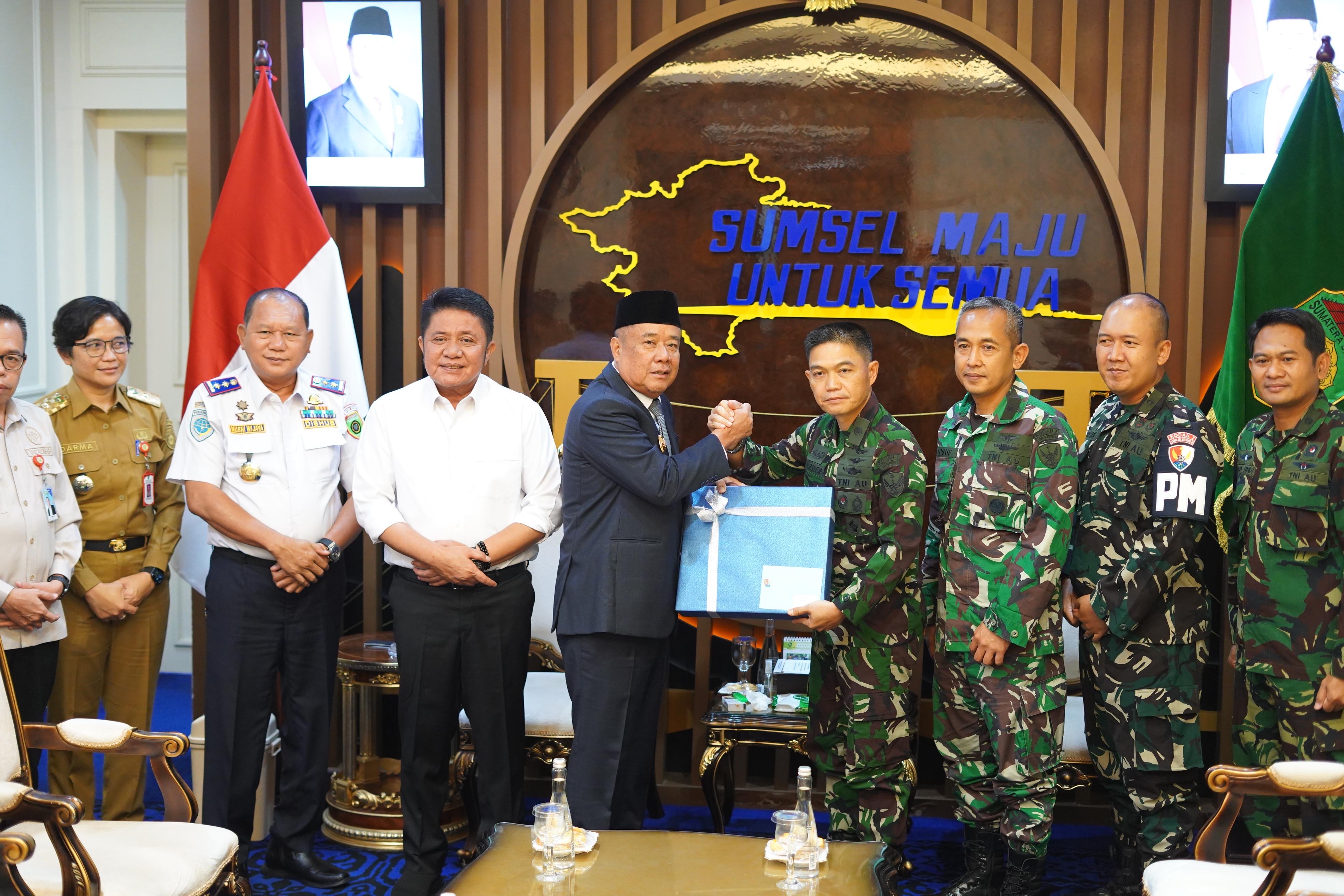 Gubernur Sumsel Herman Deru Lepas Danlanud Sri Mulyono Herlambang yang Dimutasi ke Mabes TNI AU, Apresiasi Kontribusi Cegah Karhutla