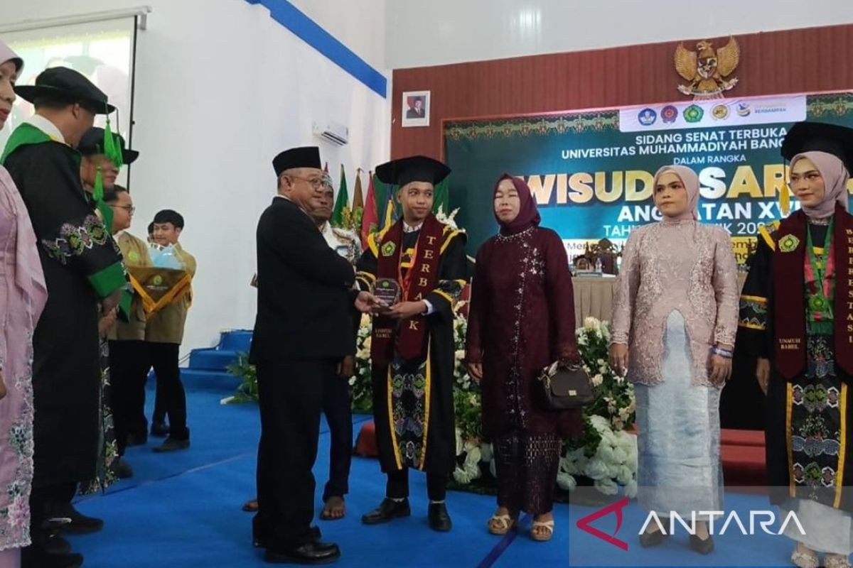 Mendikdasmen Abdul Mu’ti Peringatkan Wisudawan Unmuh Babel soal 'Toga Syndrome': Jangan Berhenti Belajar