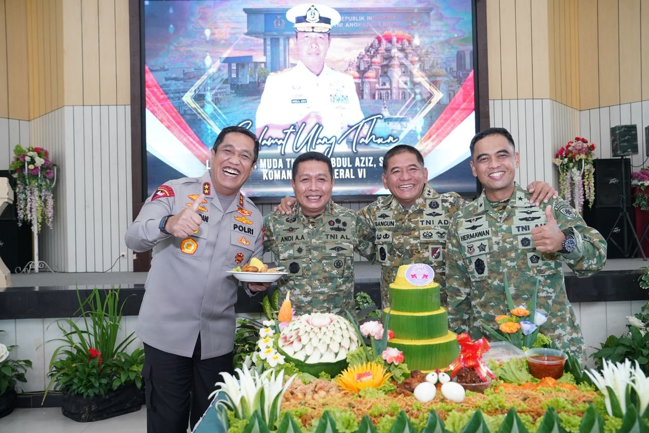 Pangdam XIV/Hasanuddin dan Kapolda Sulsel Gelar Kopi Pagi TNI-Polri, Perkuat Sinergi Jaga Keamanan Sulawesi Selatan