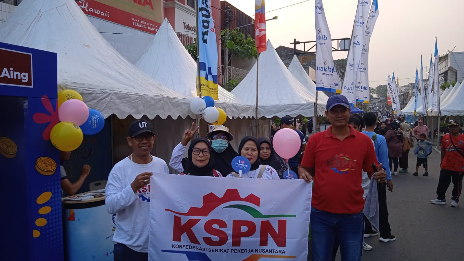 500 Anggota KSPN Nikomas Gemilang Ramaikan Fun Walk HUT ke-26 Radar Banten di Royal Baroe Serang