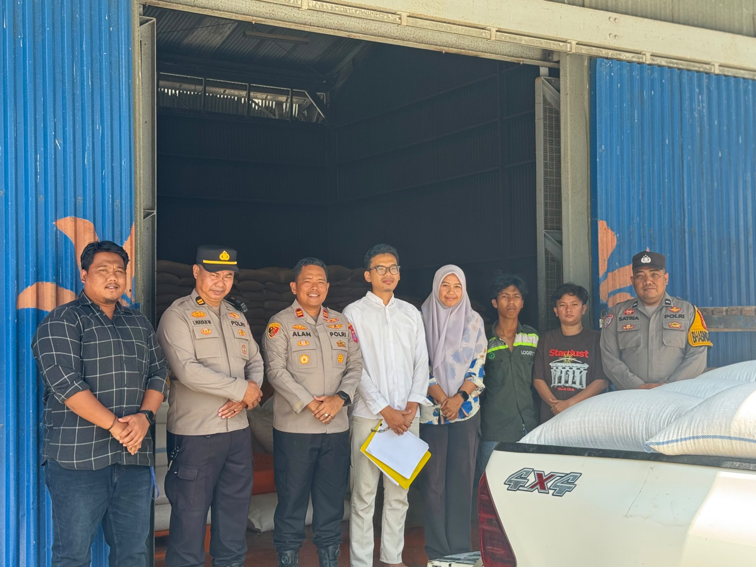 Polsek Gunung Tabur Kawal Pengiriman 550 Kg Jagung ke Bulog Berau, Kadar Air 10,1 Persen Dinyatakan Layak Serap
