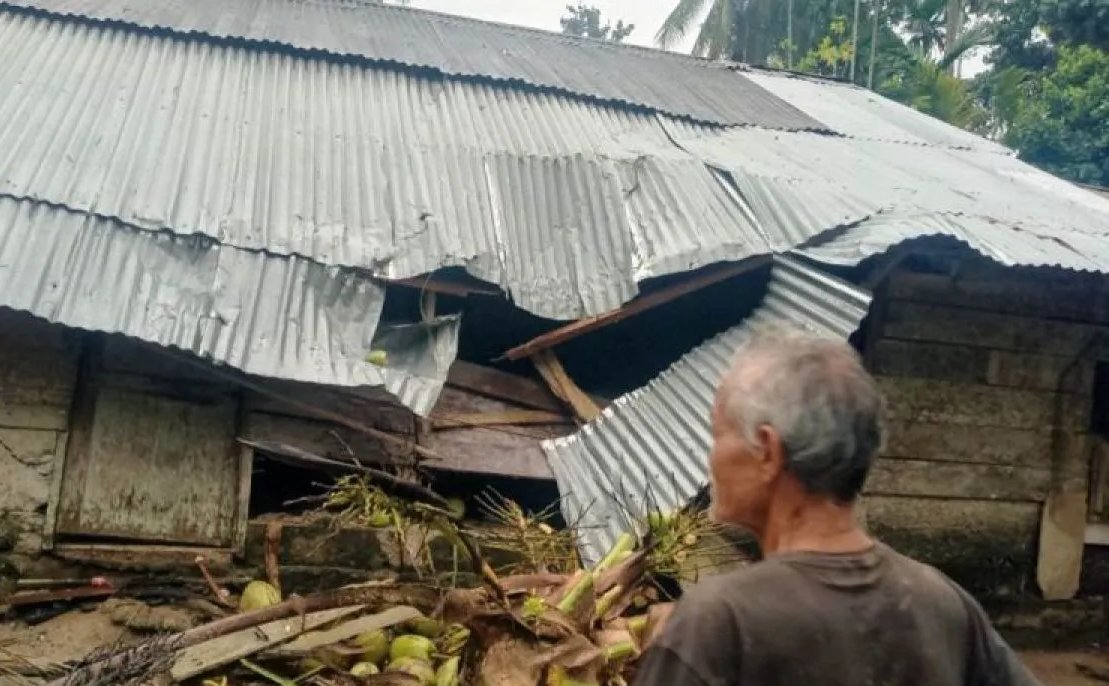Angin Kencang Terjang Aceh Barat, 7 Rumah Warga dan 1 Sekolah Rusak Parah, Atap Beterbangan