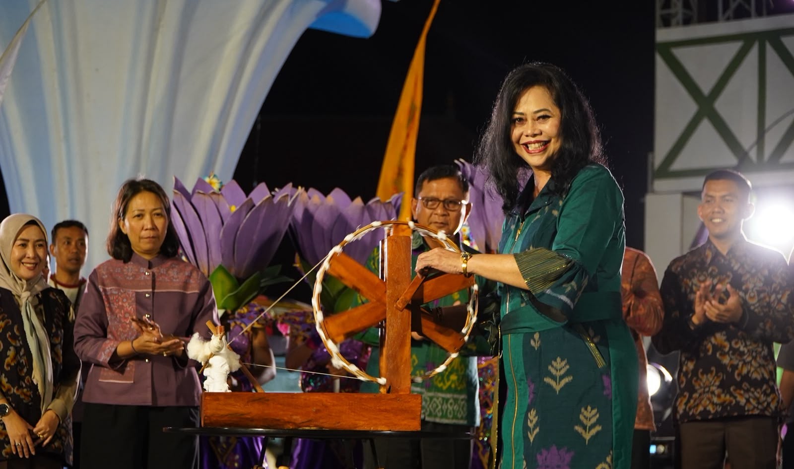 Dekranasda Buleleng Luncurkan Endek Tunjung Ungu di Buleleng Festival 2026, Ini Motif yang Diangkat