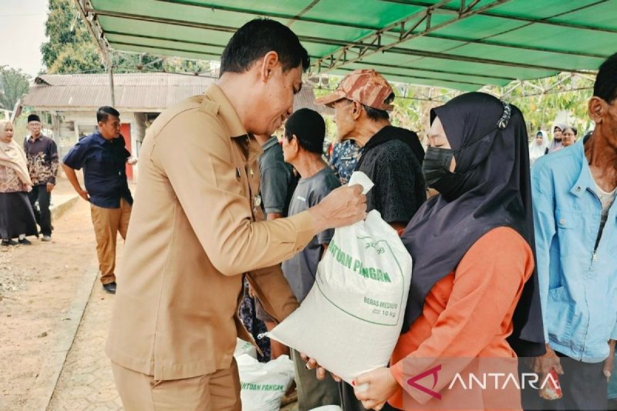 Bulog Natuna Jamin Mutu Beras Bantuan Pangan untuk 9.054 Penerima, Siap Tindaklanjuti Keluhan Warga