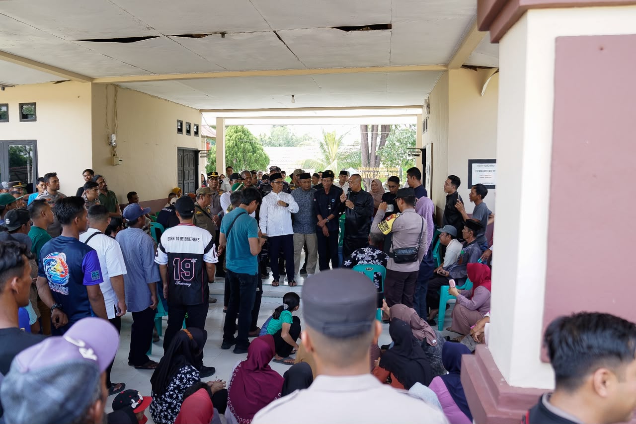 Temui 200 Nelayan di Pulau Buru, Bupati Karimun Pastikan Izin Sedimen Pasir Laut Belum Terbit