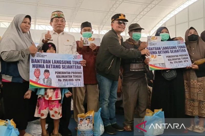 Gubernur Kalteng Salurkan Bantuan Pangan dan KHBS untuk Warga Kapuas, 50.000 Liter Air Bersih Disiapkan